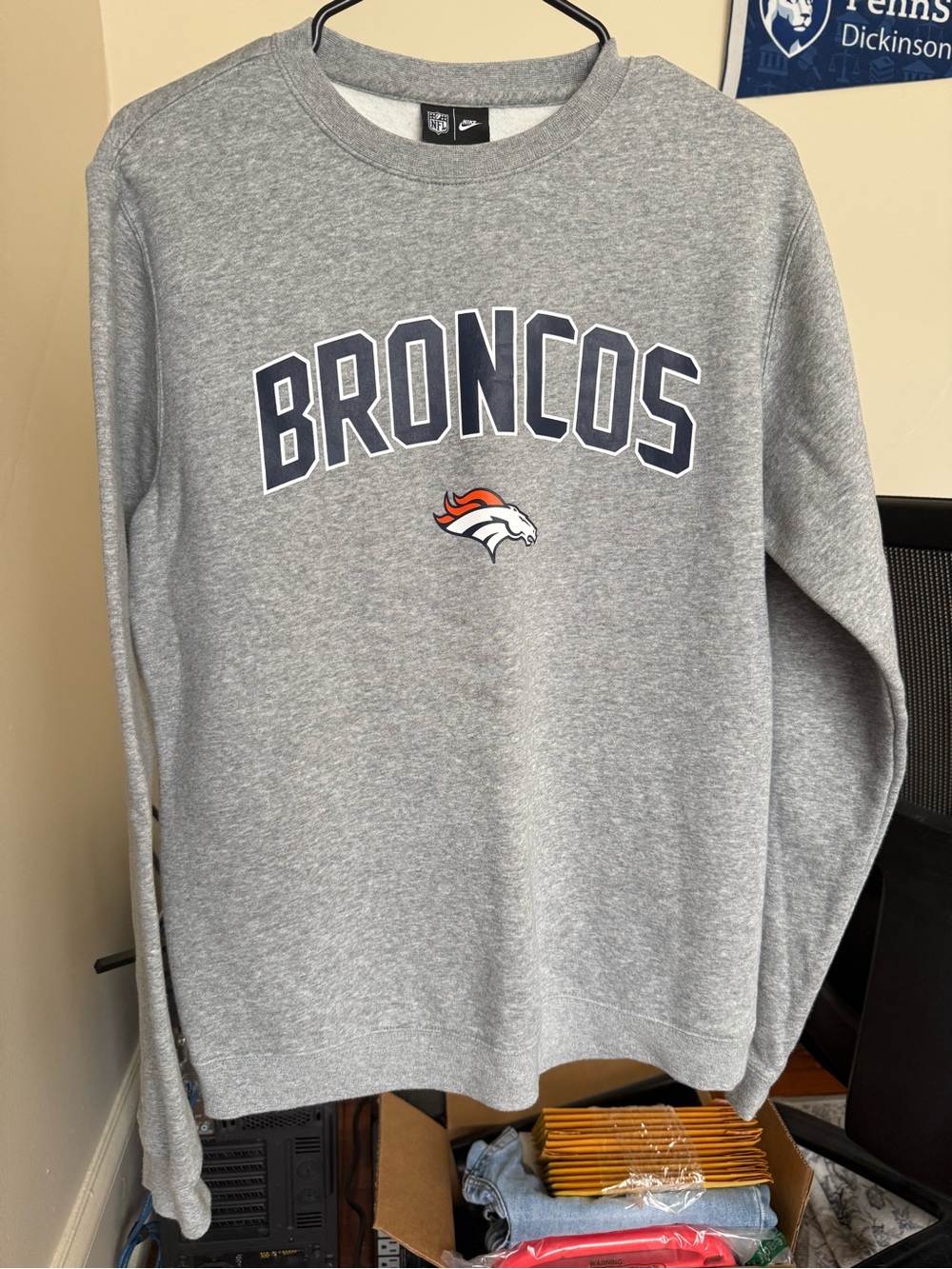 Nike x NFL Denver Broncos graphic fleece sweatshirt / medium